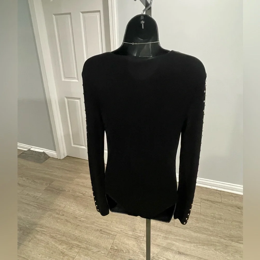 Zara Black V- Neck Jumpsuit Sweater. - Picture 3 of 5